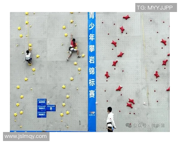 重庆攀岩队与广州攀岩队赛后复盘分析灵活性表现与战术对比